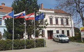 Hotel Drnholec